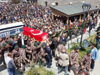Şehit özel harekat polisi Erzurum’da son yolculuğuna uğurlandı