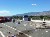 Erzurum- Erzincan karayolunda trafik kazası: 3 ölü, 15 yaralı