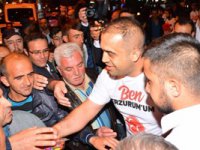 MHP’Lİ ADEM YURDİGÜL GÖNÜLLERDE TAHT KURUYOR, EZBERLERİ BOZUYOR