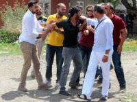 Erzurum’da çocuk kavgası mahalleyi savaş alanına çevirdi
