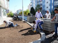 PALANDÖKEN BELEDİYESİ KALDIRIM VE TRETUVAR ÇALIŞMASINA HIZ VERDİ