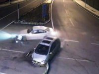 Trafik kazaları şehir polis kameralarına yansıdı