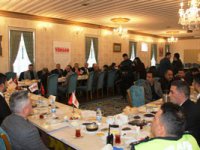 Vali Memiş turizmcilerle bir araya geldi