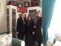 Vali Memiş’in eşi Sibel İnci Memiş, şehit ailelerini yalnız bırakmıyor