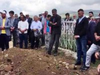 Öldürülen AK Parti Meclis üyesi ve yeğeni toprağa verildi