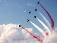 Türk Yıldızları'nı ve Solo Türk’ü binlerce kişi izledi