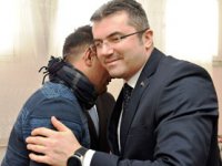 VALİ MEMİŞ, YARALI UZMAN ONBAŞI KAPLAN’I EVİNDE ZİYARET ETTİ