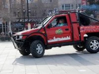Tarihi Yakutiye Medresesi'nde kadın yarış pilotundan nefes kesen gösteri
