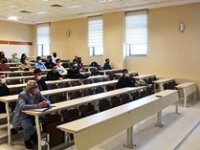 Yeni dönemin ilk dersini Rektör Bülent Çakmak verdi