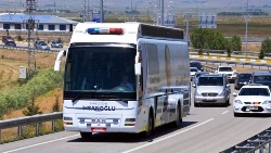 İhsanoğlu Erzurum'da 200 araçlık konvoyla karşılandı