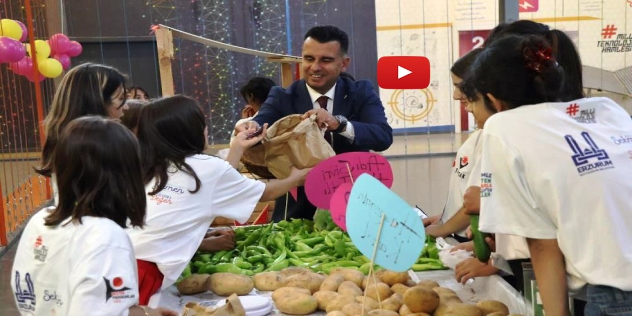 Erzurum’da minik eller toprağa dokundu! Ürettikleri ürünleri kendileri hasat etti