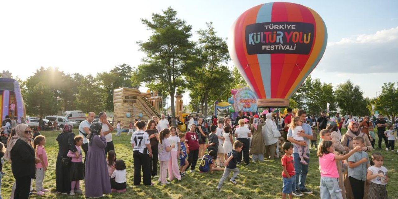 Erzurum Kültür Yolu Festivali’nde kültür ve sanat rüzgârı: Tezhipten Mukaddes Emanetler’e yoğun ilgi