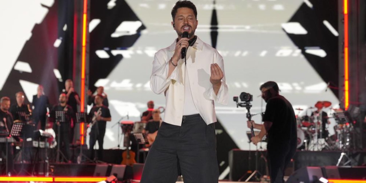 Murat Boz Erzurum’u coşturdu! Festival alanında binlerce kişi şarkılara eşlik etti