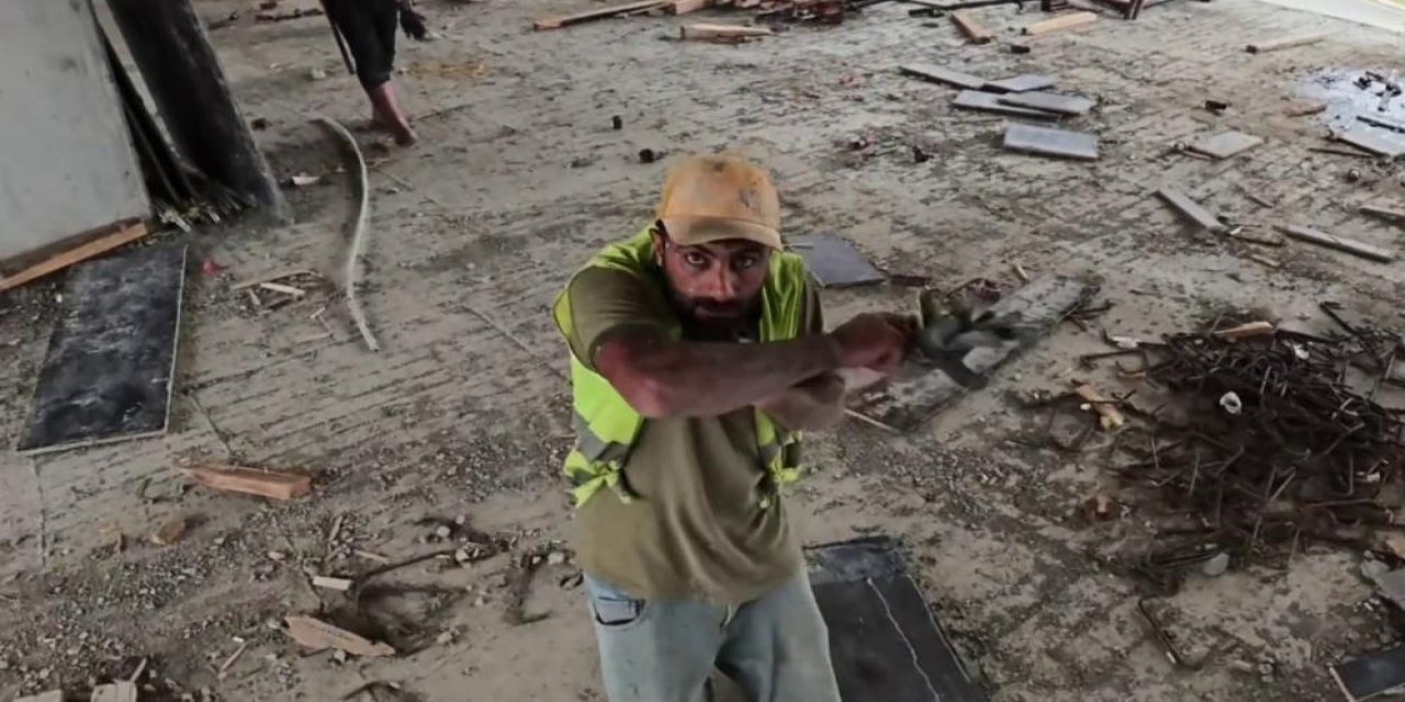 İnşaatta beklenmedik an! Dronu gören işçinin korkusu kameraya yansıdı