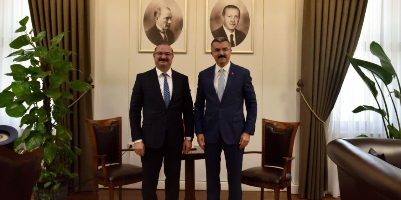 Rektör Hacımüftüoğlu’ndan Okay Memiş’e önemli ziyaret: İlaç Hammadde Merkezi masada
