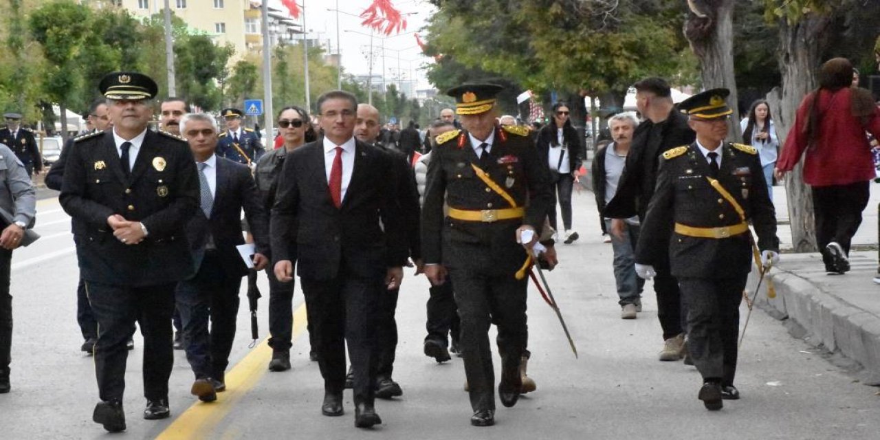 Vali Baruş’tan 30 Ağustos mesajı: “Anadolu’nun ebedi Türk yurdu olduğunu gösterdik”