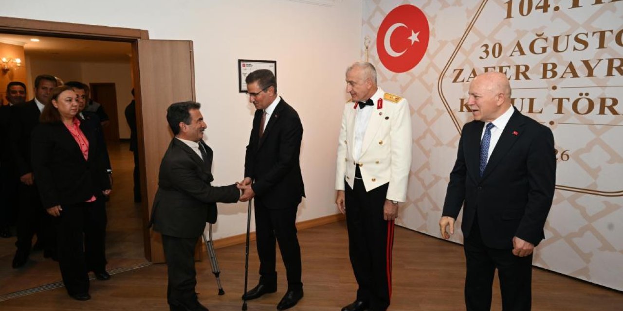 Erzurum Valiliği’nde 30 Ağustos kabul töreni! Vali Baruş’tan önemli mesajlar