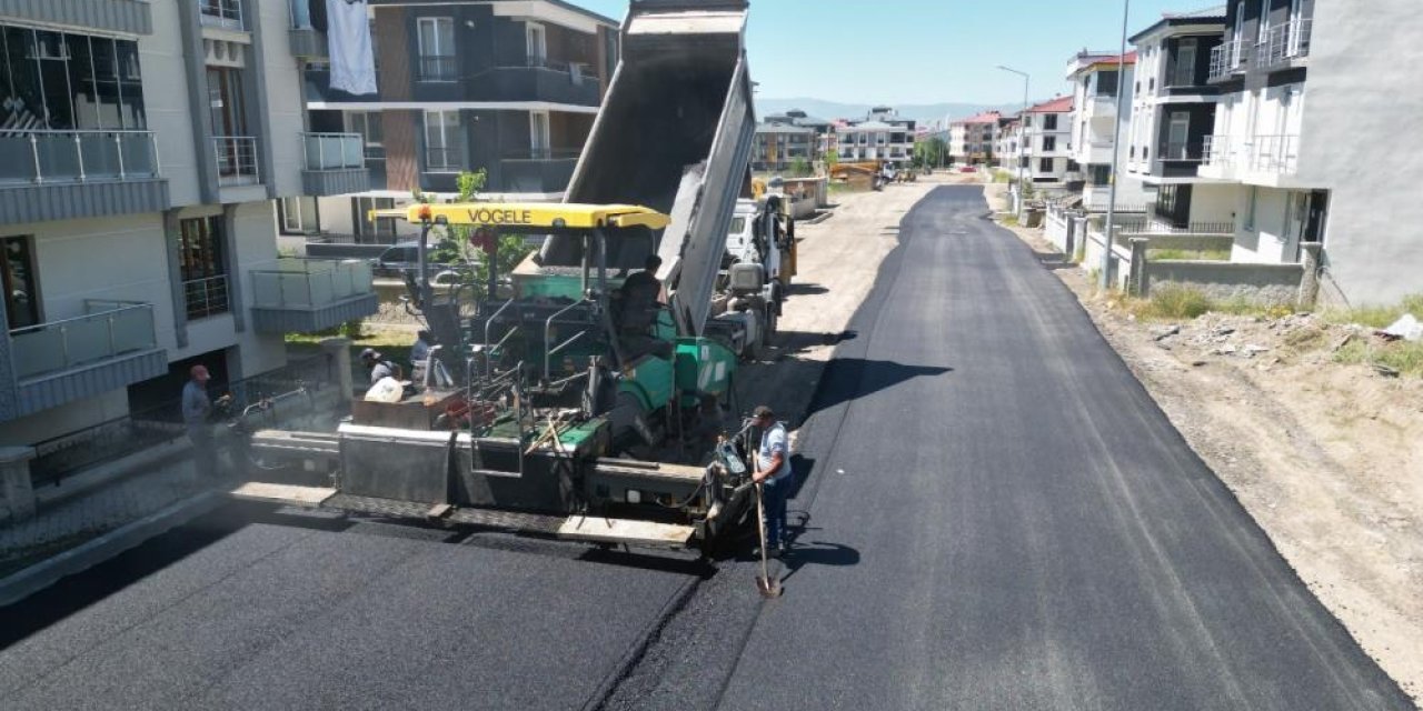 Aziziye’de yollar yenileniyor: “Önce altyapı, sonra asfalt!”
