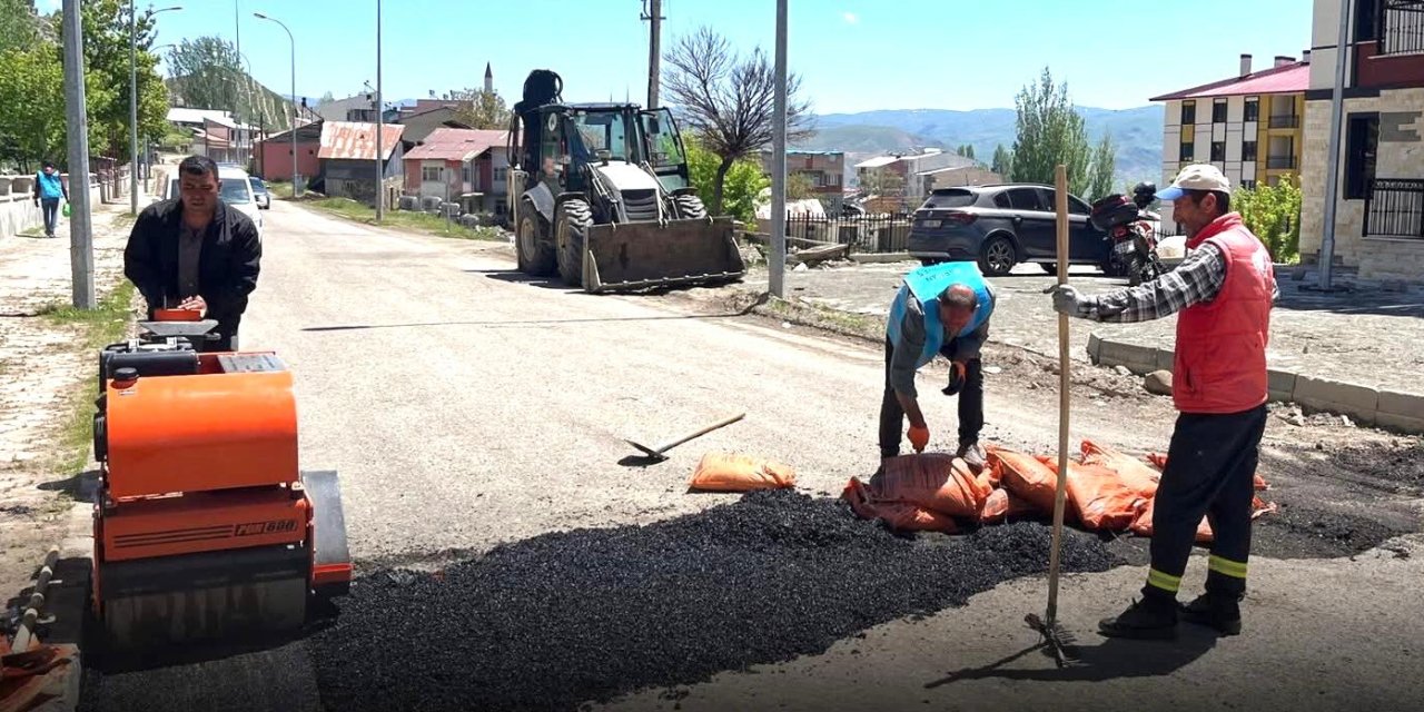 Narman’da Ulaşımı Değiştirecek Çalışma: Yıllardır Beklenen Yayla Yolu Asfaltlanıyor