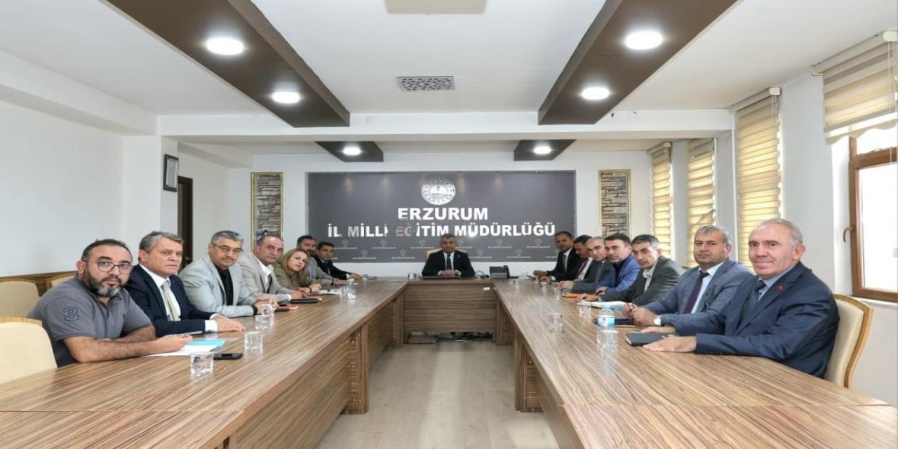 Okullar açılmadan önce hazırlıklar hızlandı! Erzurum’da eğitim gündemi değerlendirildi