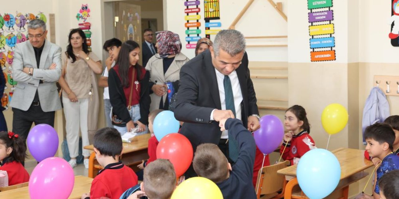 Minik öğrencilerin ilk okul heyecanına ortak oldular! Uyum Haftası’nda anlamlı ziyaret