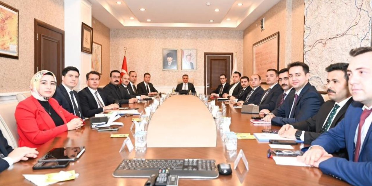 Vali Baruş’tan kaymakamlara önemli mesaj: Vatandaşın talebine en kısa sürede cevap verin