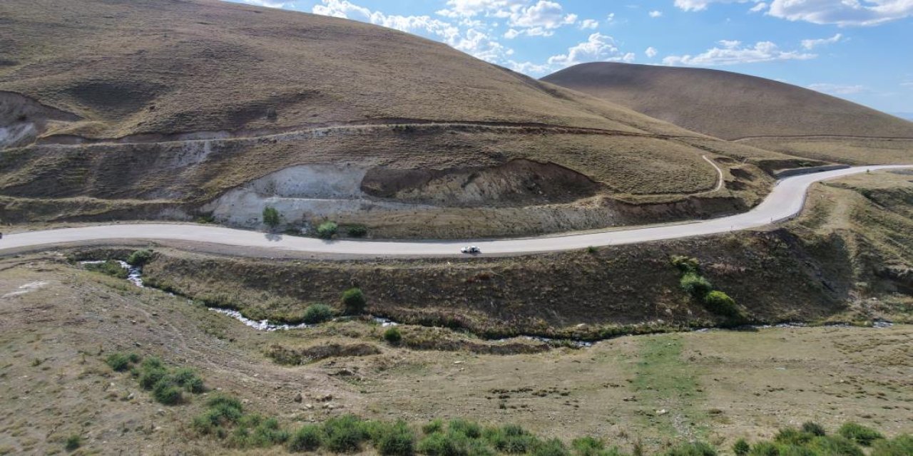 Erzurum’da bir gizemli yol daha keşfedildi! Araçlar motor kapalıyken yokuş yukarı gidiyor