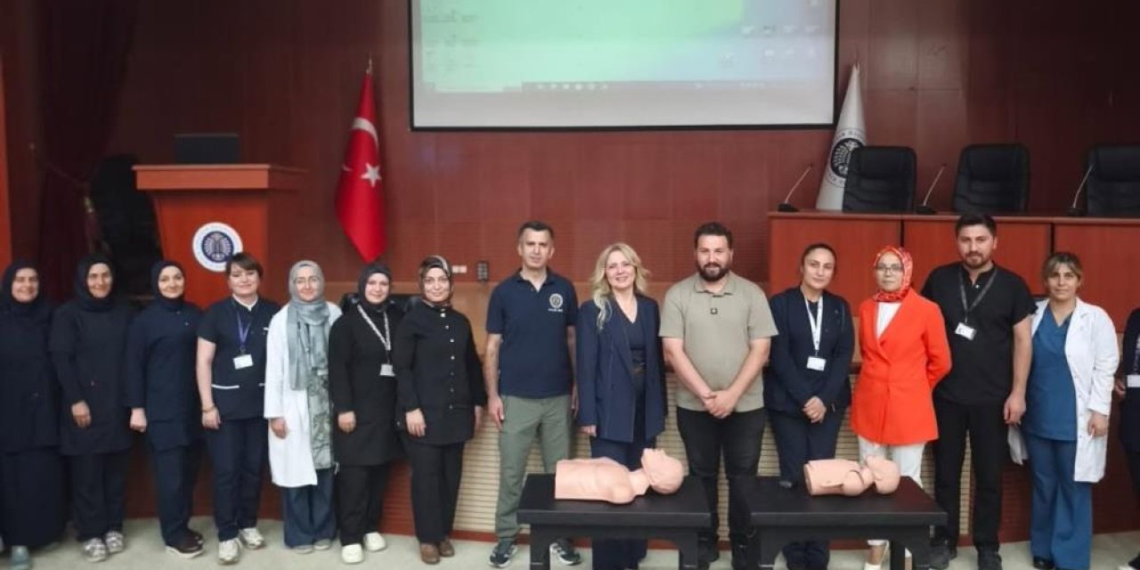 Hayat kurtaran bilgiler Erzurum’da uygulamalı anlatıldı! CPR ve AED eğitimi verildi
