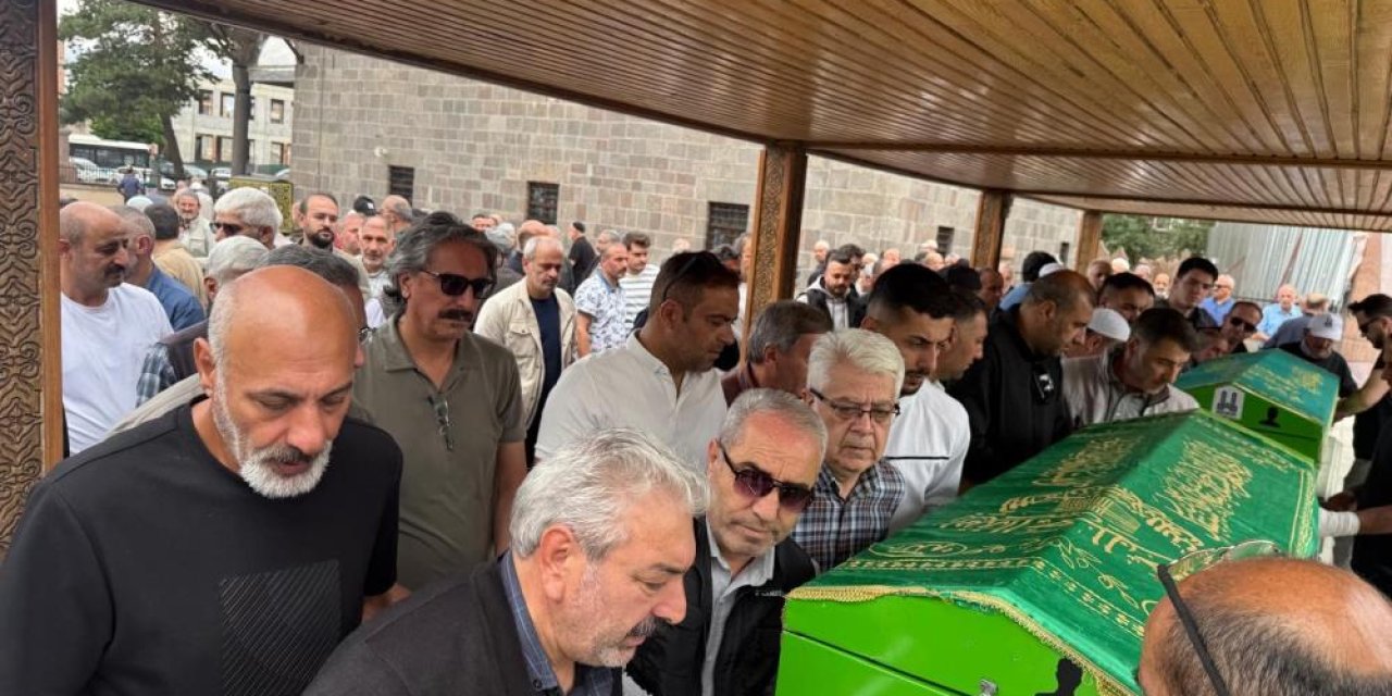 Alanya’da hayatını kaybeden gazeteci Fuat Kantarcı Erzurum’da defnedildi
