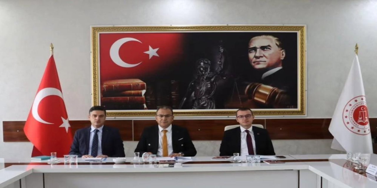 Adliyede suçla mücadele toplantısı: Uyuşturucu, bahis ve organize suçlar masada