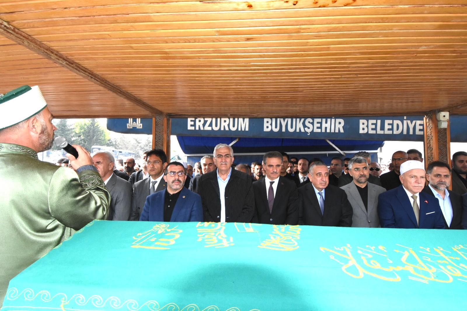 Mehmet Emin Öz’ün ağabeyi Ahmet Turan Öz son yolculuğuna uğurlandı