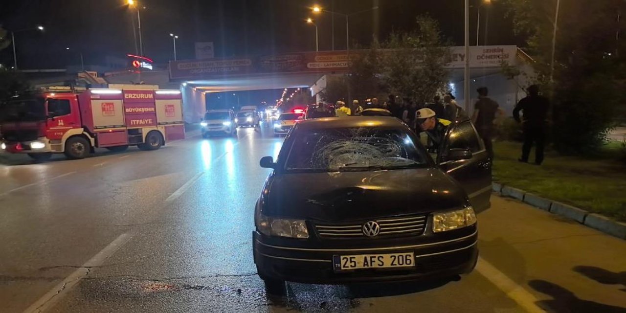 Erzurum’da feci kaza: Otomobilin çarptığı 19 yaşındaki genç kız ağır yaralandı