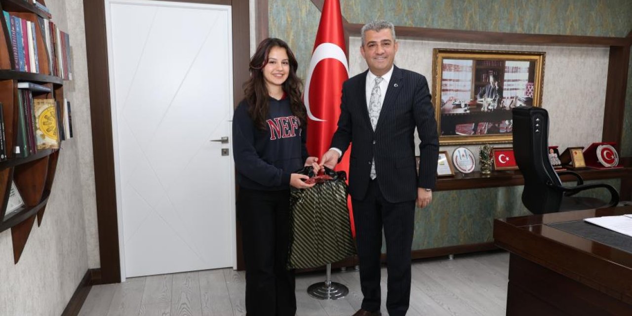 Yağmur Şakar’dan dünya üçüncülüğü! Yapay zekâ projesiyle başardı