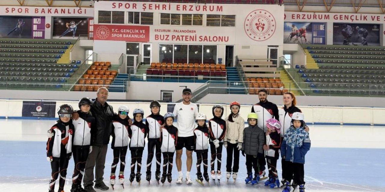 Dünya üçüncüsü Furkan Akar, minik patencilere örnek oluyor