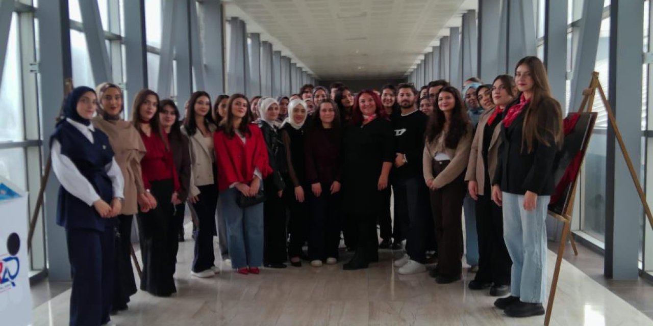 Atatürk Üniversitesi’nde atıklar sanata dönüştü! Sürdürülebilir yaşam sergisi açıldı