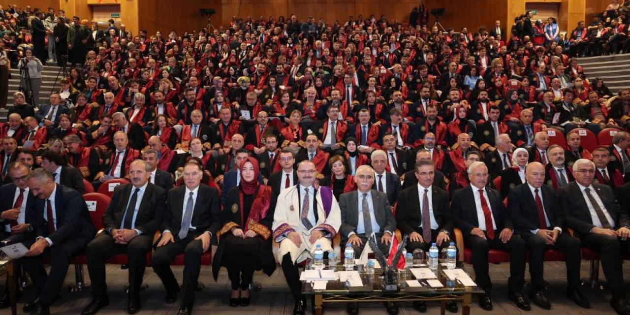 Atatürk Üniversitesi'nin yapay zekâsı ATAZEKA dikkat çekti! 10 bin sunucu kapasiteli altyapı