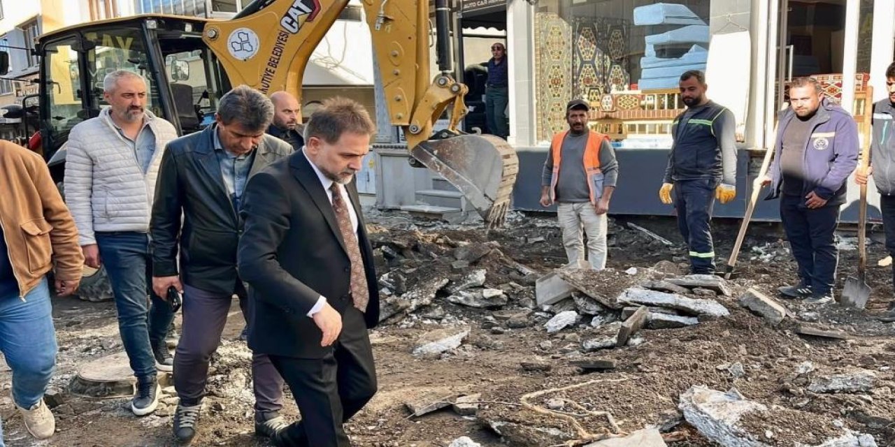 Yakutiye Belediye Başkanı Uçar, Bat Pazarı Caddesi’ndeki çalışmaları inceledi