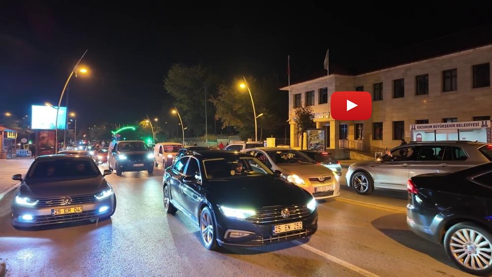 Galatasaray’ın derbi zaferi Erzurum’da kutlandı: Cumhuriyet Caddesi’nde konvoy