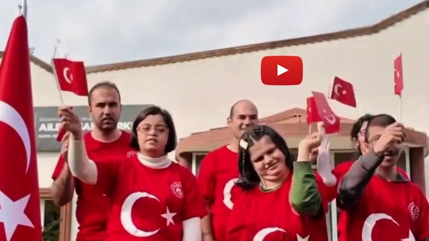 Erzurum’da özel öğrencilerden yürekleri ısıtan Cumhuriyet klibi
