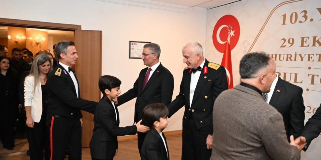 Erzurum’da 29 Ekim Cumhuriyet Bayramı coşkusu