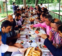 AK Parti Milletvekili Yavilioğlu'ndan Basına Kahvaltı
