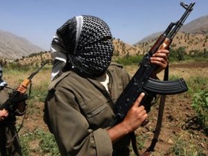 PKK okul basıp Türk Bayrağını yaktı