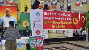HDP kongresinde Türk bayrağına saygısızlık