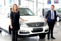 Ünlü Sunucu, Ssangyong Otomobillerini Tanıttı