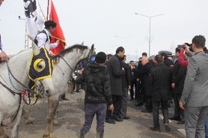 Efkan Ala'ya Erzurum'da Atlı Karşılama