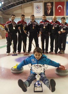 -25 Erzurum Curling Arenada Rakiplerini Dondurdu