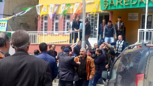 Erzurum AK Parti Adayı Abdurrahim Fırat'a Sopalı Saldırı