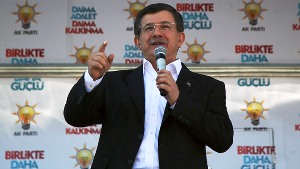 Başbakan Davutoğlu Erzurum'da seçim startını verdi