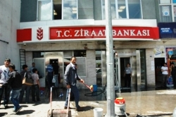 Erzurum'da Banka Şubesine Molotoflu Saldırı