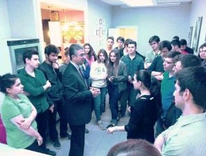 Amerikalı Öğrencilerden Kamil Aydın’a Ziyaret